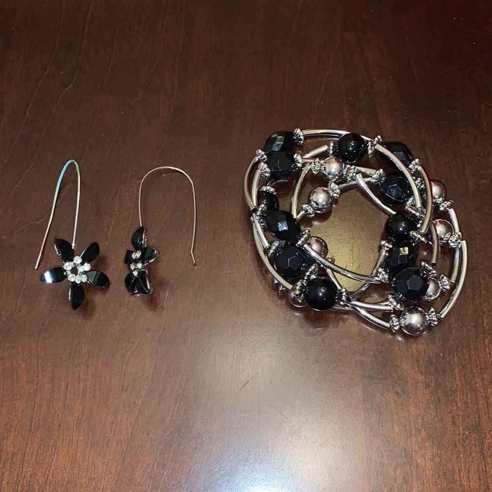NWOT Bangle Bracelet and Earring Set